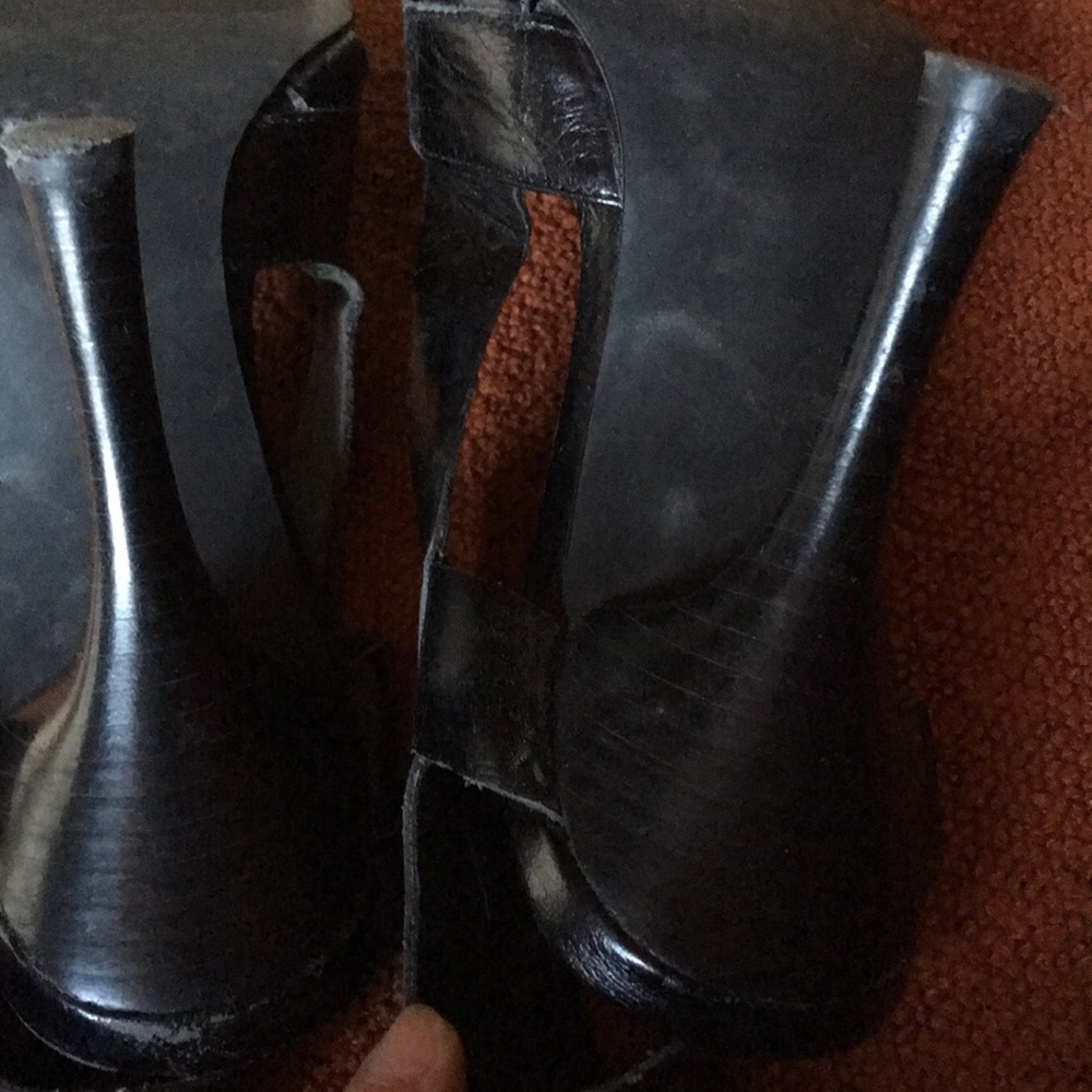 Dollhouse Lizette Leather cutout heels - Picture 5 of 7